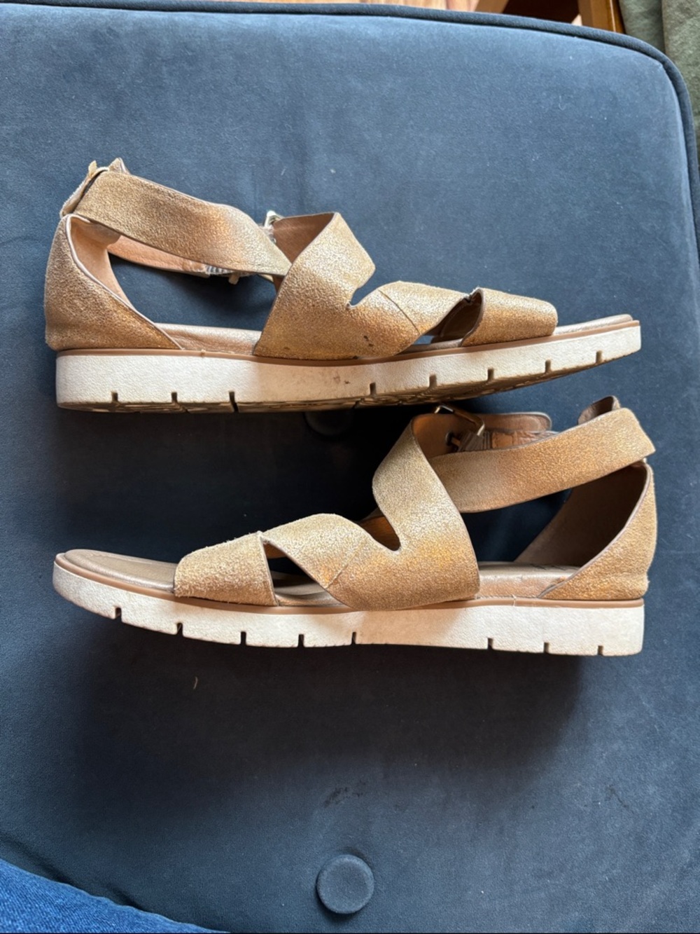 Sofft Metallic Gold Strappy Comfort Sandals - Picture 4 of 8